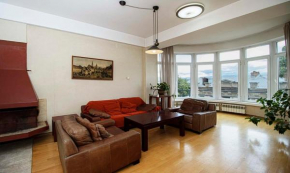 1BR apartment with balcony on Mtatsminda